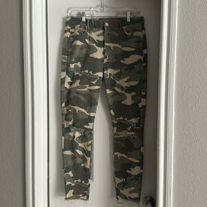 Mother high waisted Looker Ankle Fray